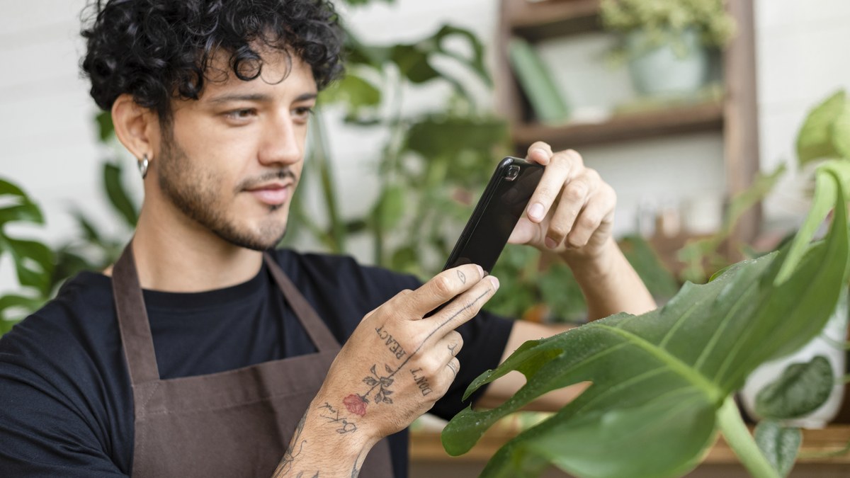 Smartphone screen showing creator Instagram bio profile with multiple customized links